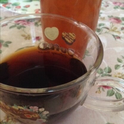 こんにちわぁ♡今朝のお目覚の1杯に頂きました〜♪蜂蜜入りで優しい甘さの珈琲にホッコリだわぁ〜♡とっても美味しかったです♡ごち様でした(^_^)v